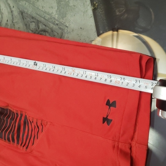 UNDER ARMOUR MEN'S HEAT GEAR LARGE SHORTS LOKE NEW - Picture 8 of 10